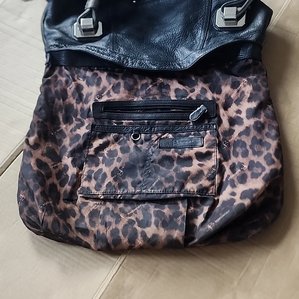 B. Makowsky black leather purse leopard lining - Picture 7 of 12